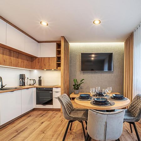 Apartament Labradoryt, Klimatyzacja, Parking Priv โบเลสวาเวียส ภายนอก รูปภาพ