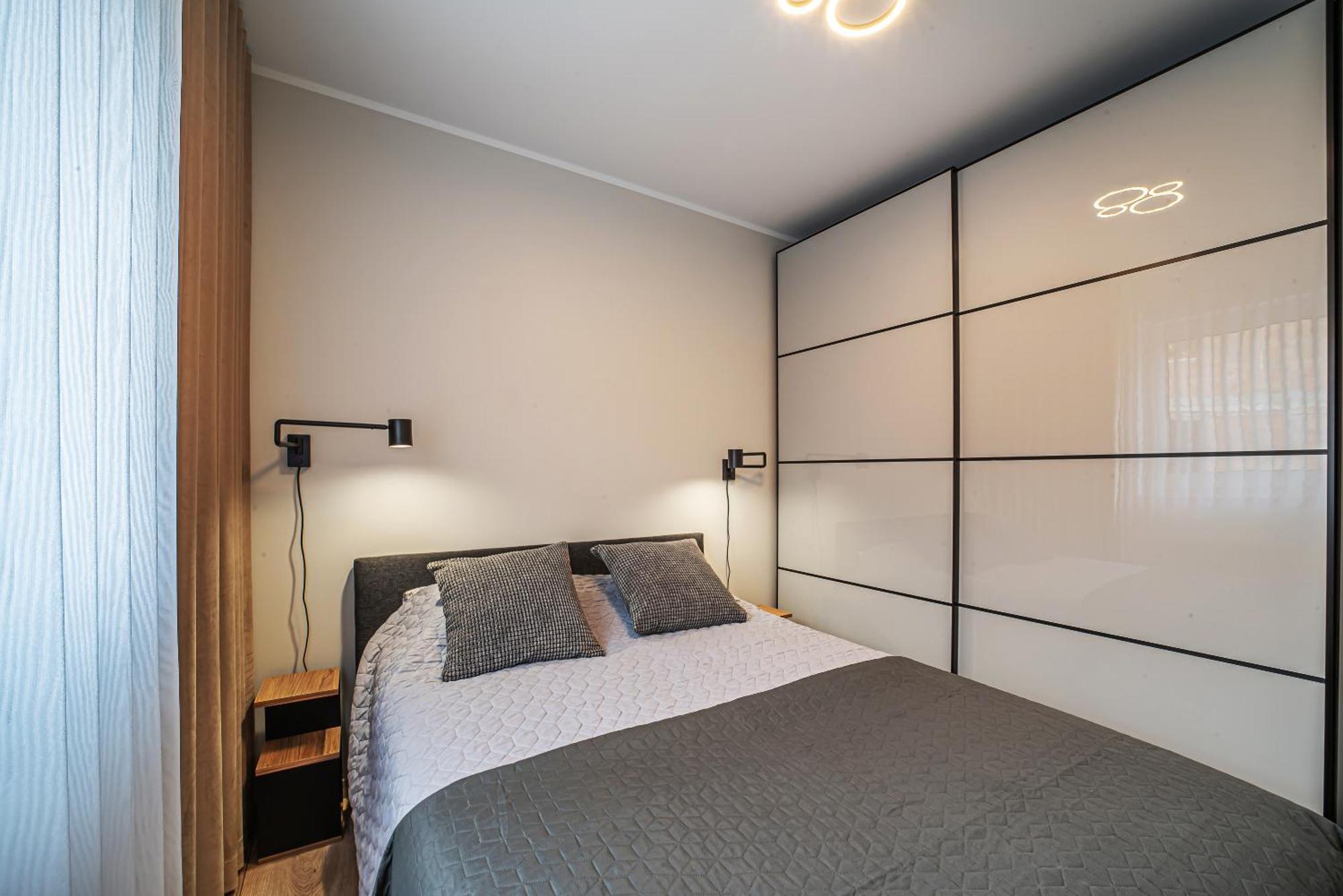 Apartament Labradoryt, Klimatyzacja, Parking Priv โบเลสวาเวียส ภายนอก รูปภาพ