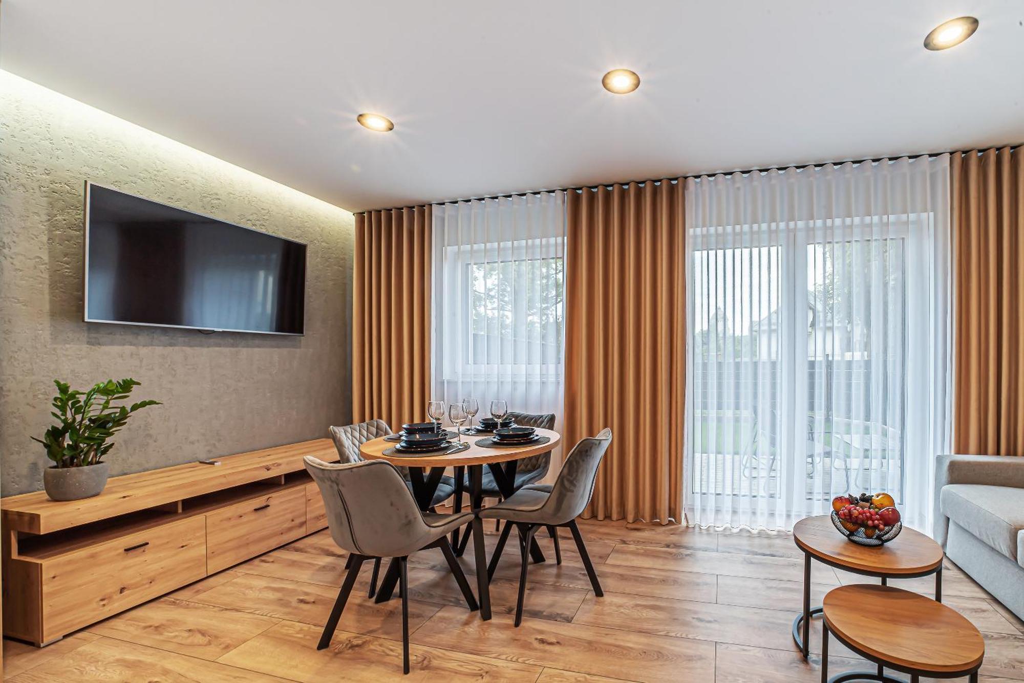 Apartament Labradoryt, Klimatyzacja, Parking Priv โบเลสวาเวียส ภายนอก รูปภาพ