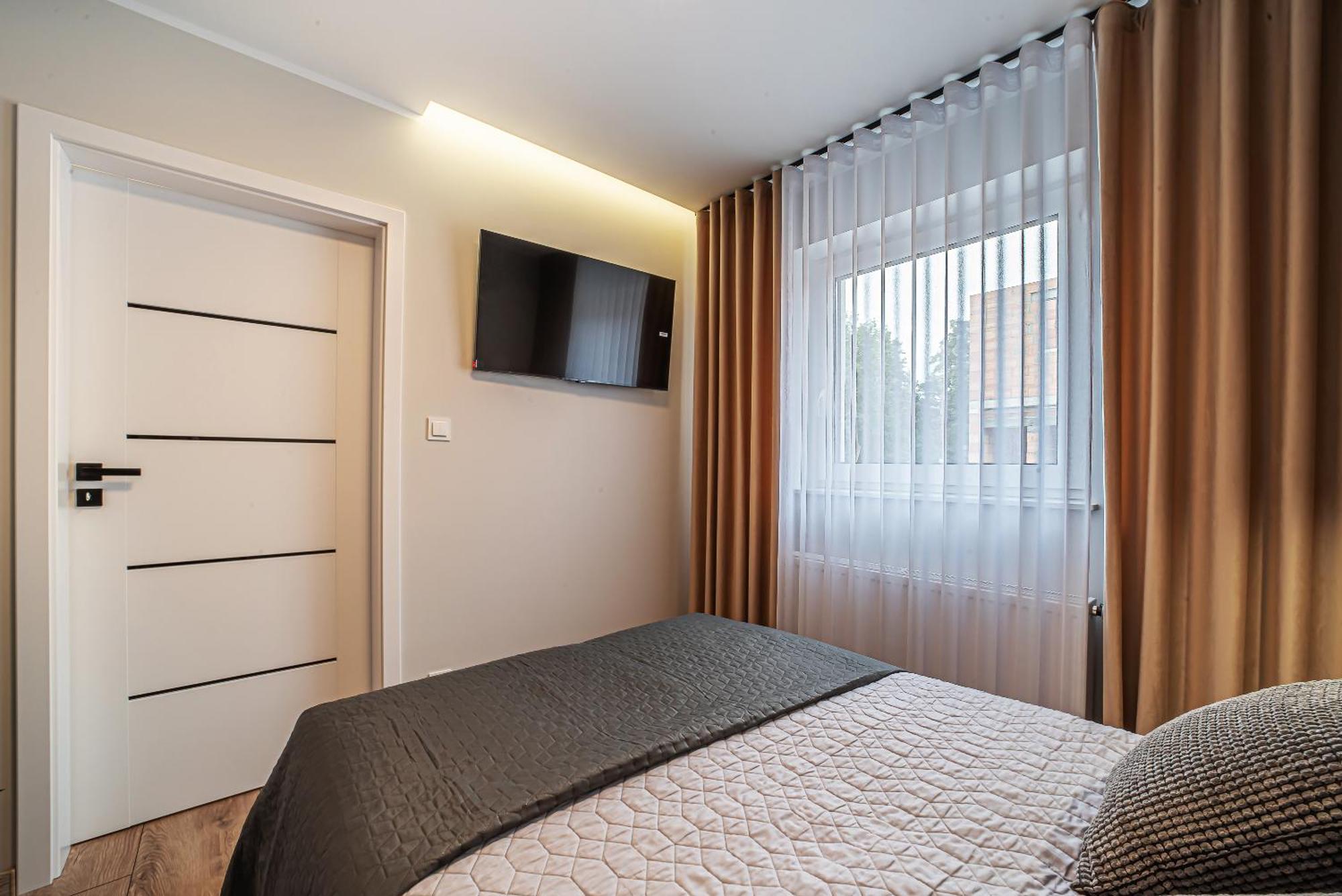 Apartament Labradoryt, Klimatyzacja, Parking Priv โบเลสวาเวียส ภายนอก รูปภาพ